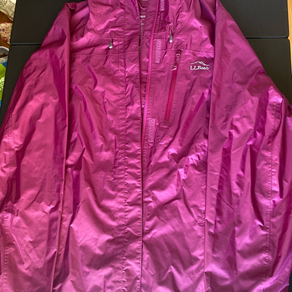 L.L. Bean Womens Medium Rain Jacket